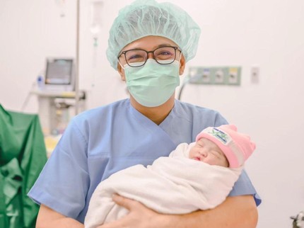 Eza Yayang Bahagia Dapatkan Anak Kedua setelah 9 Th, Ceritakan Perjuangan Istri dengan Pengentalan Darah