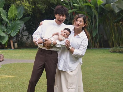 5 Potret Keluarga Qibil The Changcuters, Istri Happy Akhirnya Bisa Foto Tak Pakai Daster