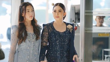 img-title Respons Nafa Urbach Disebut Kalah Cantik dari Anaknya Saat Hadiri Pelantikan DPR RI