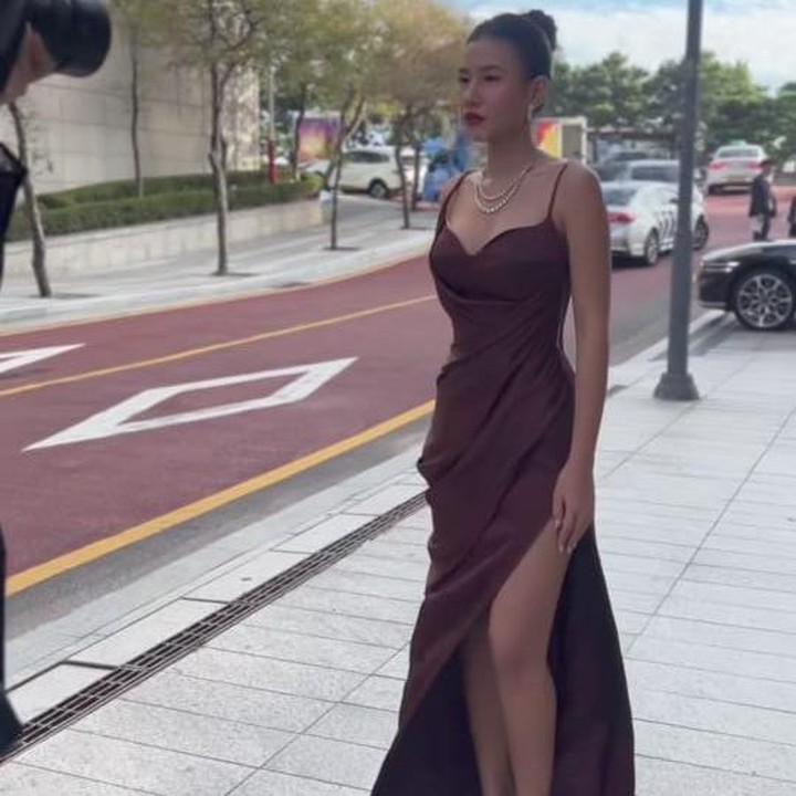 <p>Dalam acara yang diselenggarakan di Busan, Korea Selatan pada Rabu (2/10/2024) itu, ia sukses mencuri perhatian publik. (Foto Instagram @sheninacinnamon)<br /><br /><br /></p>