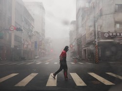 Taiwan Tutup Diri saat Topan Terbesar Dalam 30 Tahun Terakhir Hadir