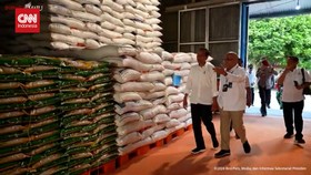 VIDEO: Jokowi Pastikan Stok Beras Aman Usai Tinjau Gudang Bulog