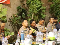 Wakapolres Jakbar Minta Warga Tambora Waspada Penipuan Online