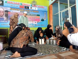Gigihnya Warga Jombang Nabung Koin Sisa Uang Belanja untuk Daftar Umrah