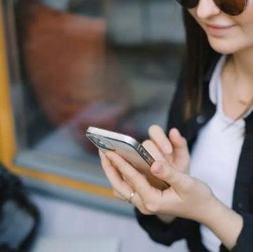 7 Hal Ini Tidak Diunggah Oleh Perempuan Berkelas di Media Sosial, 'Very Demure' dan 'Very Mindful'!