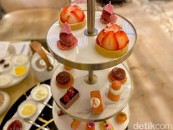 Afternoon Tea dengan Kue dan Pastry Serba Pink Kreasi Chef Kevin Lee