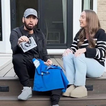 Potret dan Nama Cucu Pertama Eminem