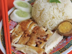 Gurih Wangi! Nasi Hainan Topping Ayam Gurih Lezat Ada di 5 Tempat Ini