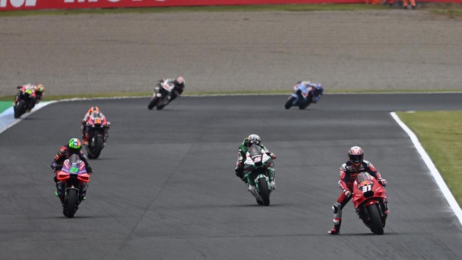 Brad Binder secara mengejutkan berhasil mengalahkan Marc Marquez pada sesi practice MotoGP Jepang 2024 di Sirkuit Motegi, Jumat (4/10).