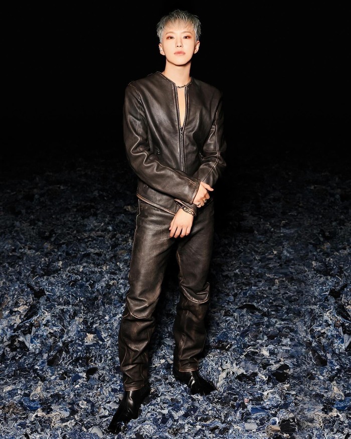 Hoshi SEVENTEEN tampil perdana sebagai duta merek Diesel dengan busana serba kulit. Sebelumnya, Hoshi SEVENTEEN resmi menjadi brand ambassador perusahaan retail asal Italia yang bergerak di bidang fashion itu pada 16 Juli 2024 lalu./ Foto: x.com/DIESEL