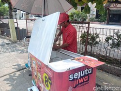 Pedagang Starling Naik Kelas Jual Kopi Ala Kafe, Cuannya Segini!