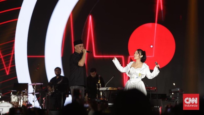 FOTO: Dewa 19, Ungu, dan Wika Salim Panaskan Panggung People Fest 2024