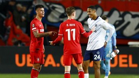 Statistik Mees Hilgers Saat Twente Lawan Fenerbahce: 1 Shot Off Target