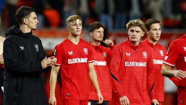 FC Twente yang tidak diperkuat Mees Hilgers melakukan comeback saat mengalahkan Go Ahead Eagles pada pekan ke-14 Liga Belanda, Minggu (1/12) malam WIB.