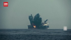 VIDEO: Momen Misil Houthi Hancurkan Kapal Tanker Panama