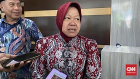 Risma Pamer Perbaikan Jalan Gubeng Lebih Cepat dari Sinkhole Jepang