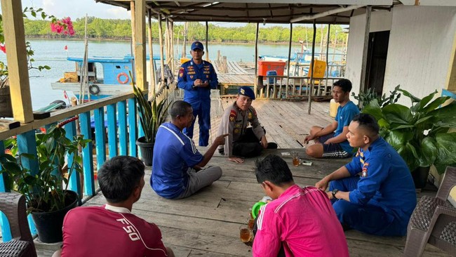 Empat nelayan asal Pulau Jaloh, Kelurahan Pantai Gelam, Kecamatan Bulang, Kota Batam, Kepulauan Riau akhirnya bebas setelah ditangkap.