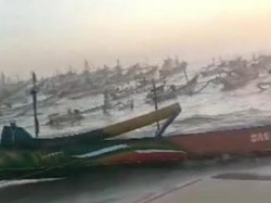 8 Perahu Nelayan Pantai Papuma Jember Karam Diterjang Gelombang Tinggi