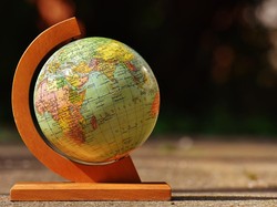 Sejarah Globe Beserta Pengertian dan Kegunaannya Lengkap