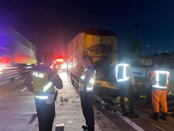 Truk Vs Truk di Tol Boyolali, 1 Orang Tewas 1 Luka Berat