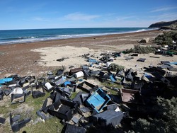 Miris! Tumpukan Sampah di Pantai Argentina Ancam Makhluk Hidup