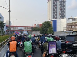 Lalin Jalan Salemba Raya-Gunung Sahari Jakpus Macet Sore Ini