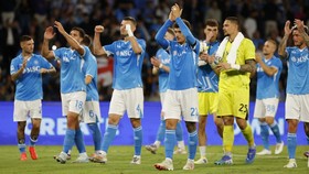 FOTO: Tren Positif Como Terhenti di Markas Napoli