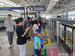 7 Tips Praktis Mengajak Anak Keliling Jakarta Naik Transportasi Umum
