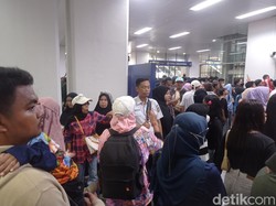 Stasiun Manggarai Padat, Warga Ramai-ramai Mau Nonton HUT TNI di Monas