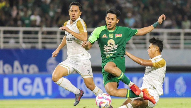 Dewa United akan melawan Persebaya Surabaya dalam laga lanjutan Liga 1. Berikut jadwal siaran langsung Dewa United vs Persebaya.