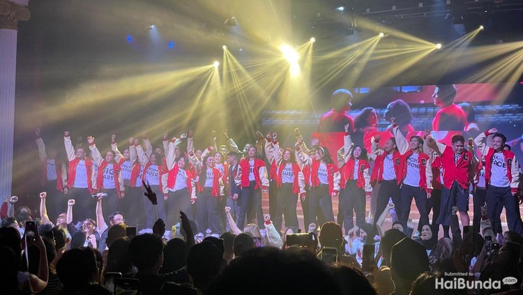 Pertunjukan musik Don't Stop Believin' A Tribute to Glee Concert oleh Cantalevia & Co. Pertunjukan musik Don't Stop Believin' A Tribute to Glee Concert oleh Cantalevia & Co.