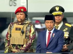 Video: Jokowi Tiba di Monas Bareng Jan Ethes, Jadi Inspektur Upacara HUT TNI