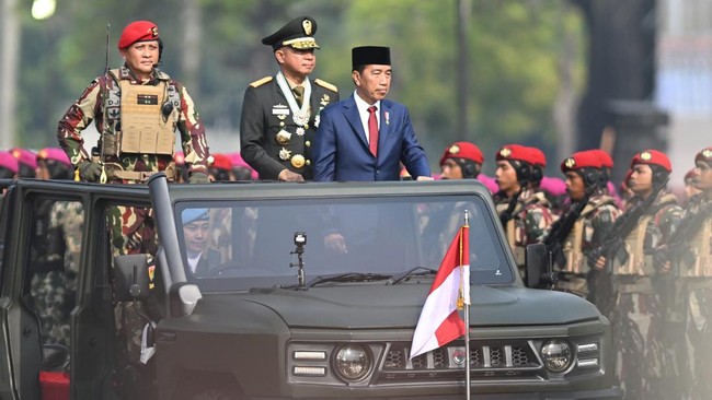 Istana Kepresidenan menjelaskan soal video viral nan memperlihatkan Jokowi tidak bersalaman dengan Try Sutrisno usai peringatan HUT TNI.