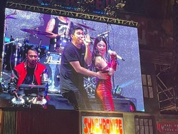 Video: Kala Duet Aldi Taher-Dewi Perssik Bikin Heboh  Synchronize Fest 2024
