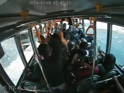 Heboh Pelemparan Batu ke Bus Trans Jatim yang Baru Mengaspal di Madura