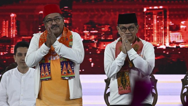 Juru bicara tim pemenangan Pramono-Rano mengatakan tim berisi orang-orang yang sudah membantu pasangan ini dan akan diumumkan di waktu yang tepat.