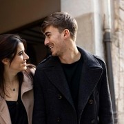 6 Tanda Seseorang Ingin Mendapatkan Perhatianmu Kembali, Pernah Merasakannya?