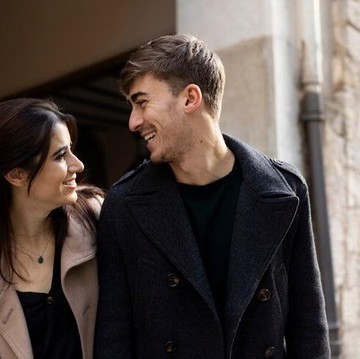 6 Tanda Seseorang Ingin Mendapatkan Perhatianmu Kembali, Pernah Merasakannya?