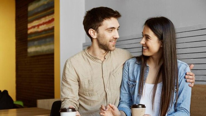Ilustrasi pasangan/Foto: Freepik/cookie_studio
