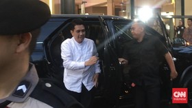 Kompak Kemeja Putih, Dharma-Kun Tiba di Lokasi Debat Pilgub Jakarta