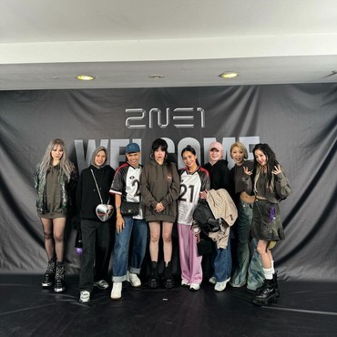Penjelasan Ayana Moon soal Posisi Foto Nagita Slavina bareng 2NE1 yang Dikritik
