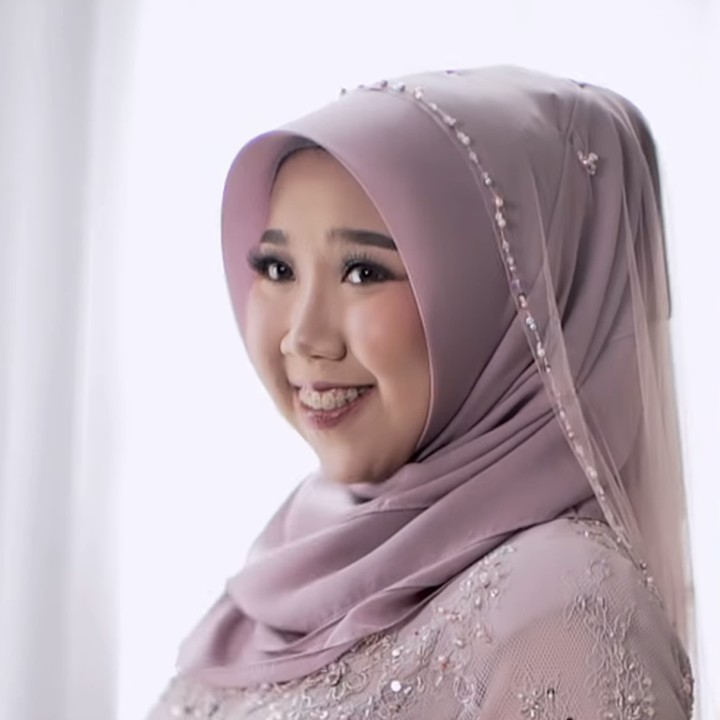 <p>Belum lama ini komedian Kiky Saputri mengumumkan tengah mengandung anak pertamanya, Bunda. Hal ini diungkapkan langsung pada akun media sosialnya. (Foto: Instagram: @kikysaputrii)</p>