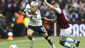 Hasil Liga Inggris: Lini Depan Tumpul, MU Imbangi Aston Villa