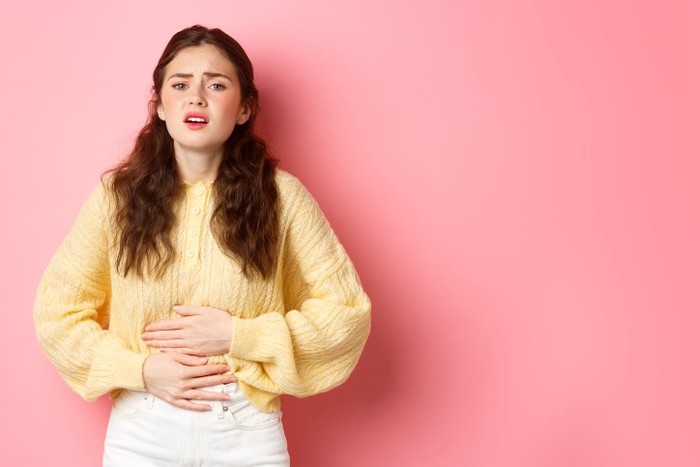 ubi jalar mengandung karbohidrat kompleks berupa rangkaian panjang molekul gula yang diproses tubuh secara perlahan. Proses pencernaan yang lambat ini mencegah lonjakan gula darah yang tajam dan menghasilkan pasokan energi yang lebih stabil dan berkelanjutan