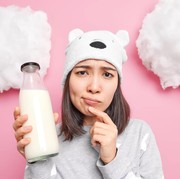 Apa Benar Minum Susu Hangat Sebelum Tidur Membuat Tidur Lebih Nyenyak?