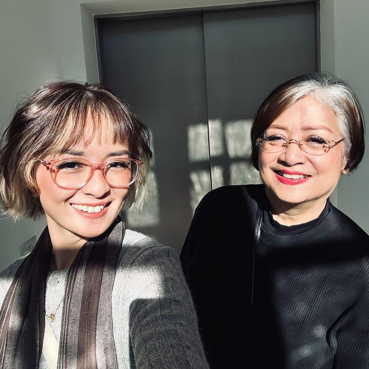 <p>Saat artikel Bubun tulis, unggahan tersebut mendapat likes hingga 10 ribu dan puluhan komentar. Di antaranya dari akun @chris****, yang mendoakan keduanya. "Tuhan Yesus beserta kalian berdua," tulisnya. (Foto: Instagram @joannaalexandra)</p>