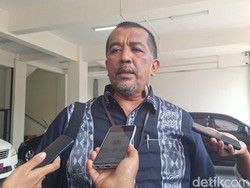 Ketua DPW PAN NTB Kembalikan Mobil Dinas DPRD Seusai Dikuasai 10 Tahun