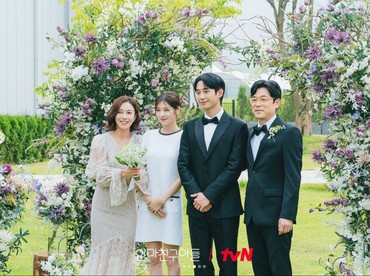 img-title Ending 'Love Next Door' Drakor Jung Hae In & Jung So Min Tuai Pro Kontra