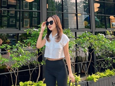 img-title Karier Melejit, Mayang Lucyana Ingin Lanjutkan Kebiasaan Vanessa Angel