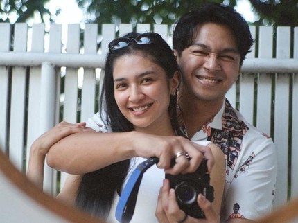 7 Potret Kebersamaan Mikha Tambayong dan Deva Mahenra, Selalu Sempatkan Quality Time